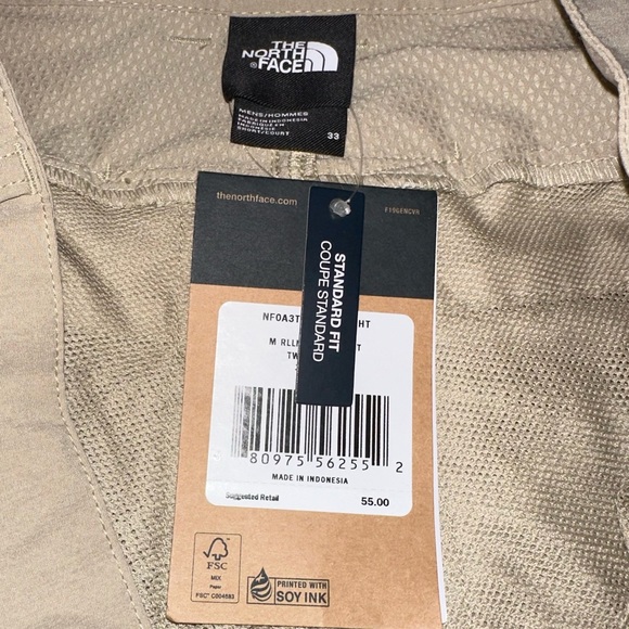 Men’s North Face Shorts - Picture 3 of 4